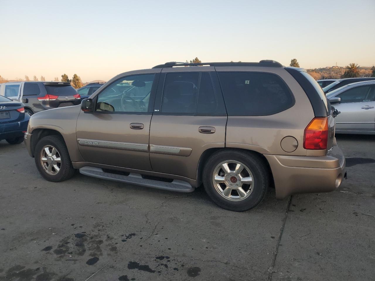 2002 GMC Envoy - Image 2