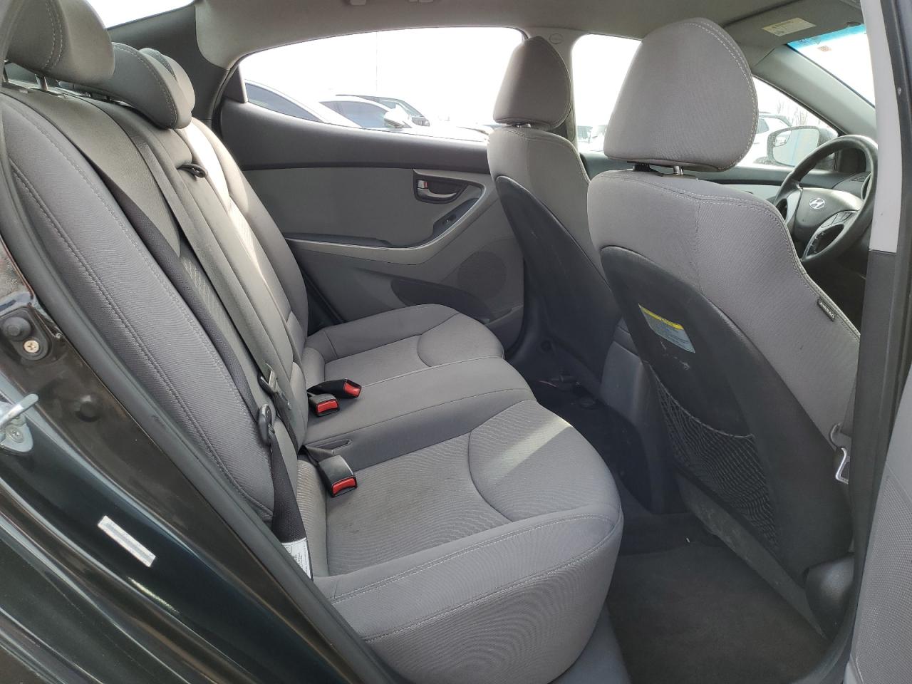 2015 Hyundai Elantra - Image 10