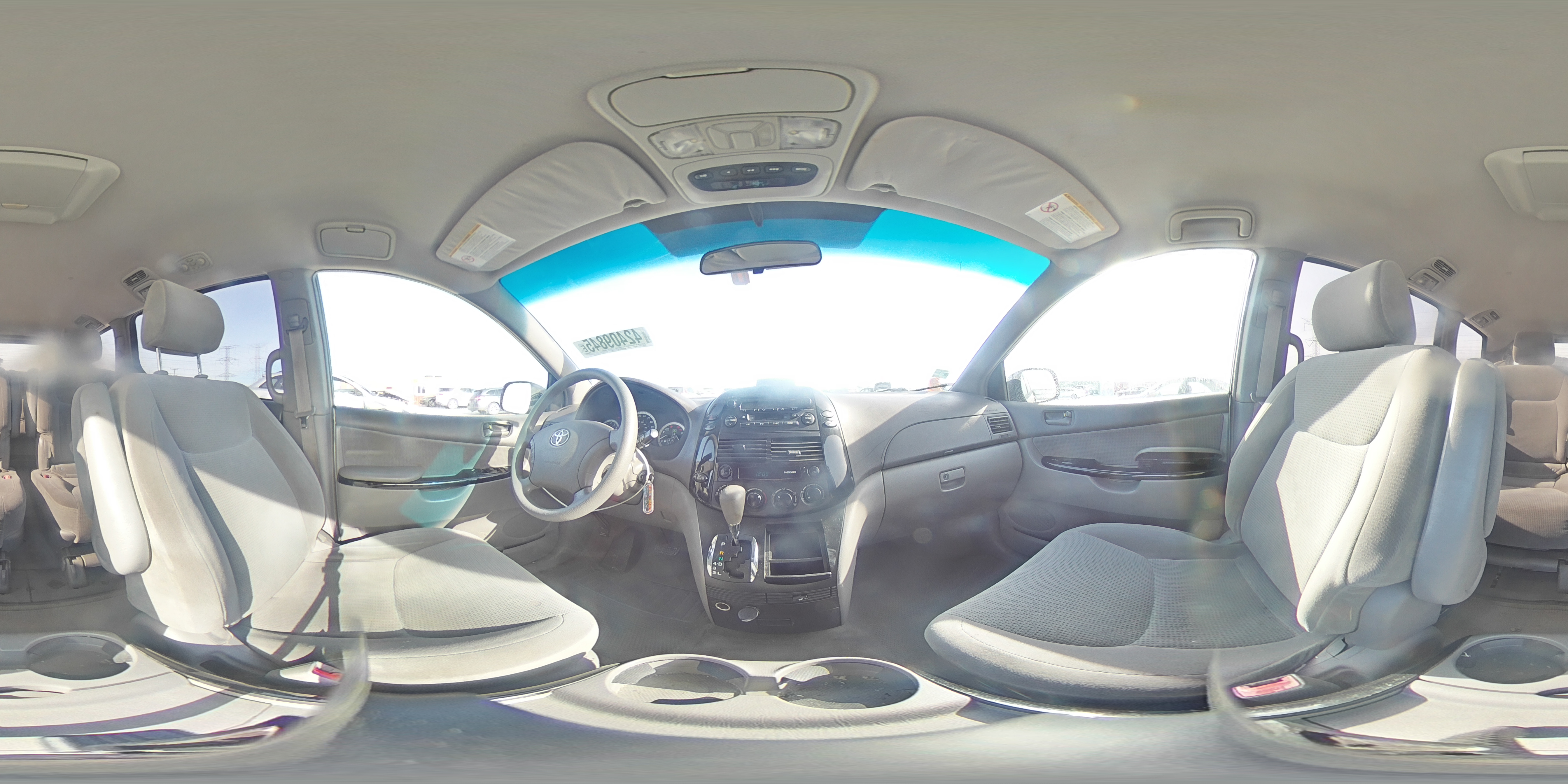 2004 Toyota Sienna - Image 14