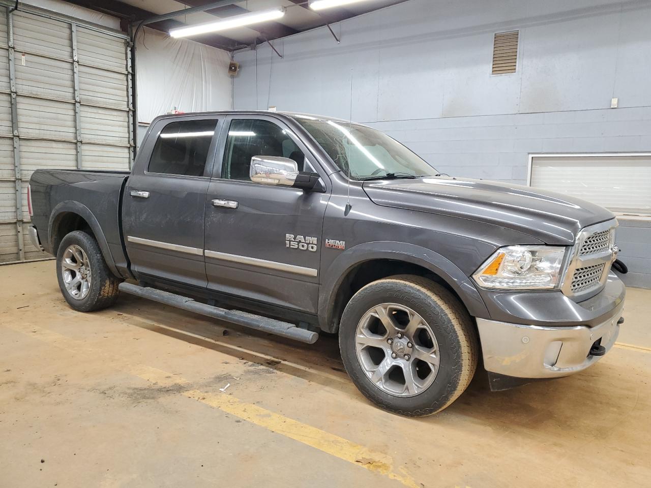 2015 RAM 1500 - Image 4