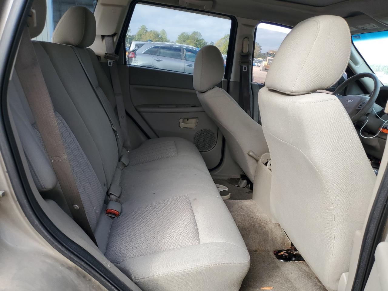 2005 Jeep Grand Cherokee - Image 10