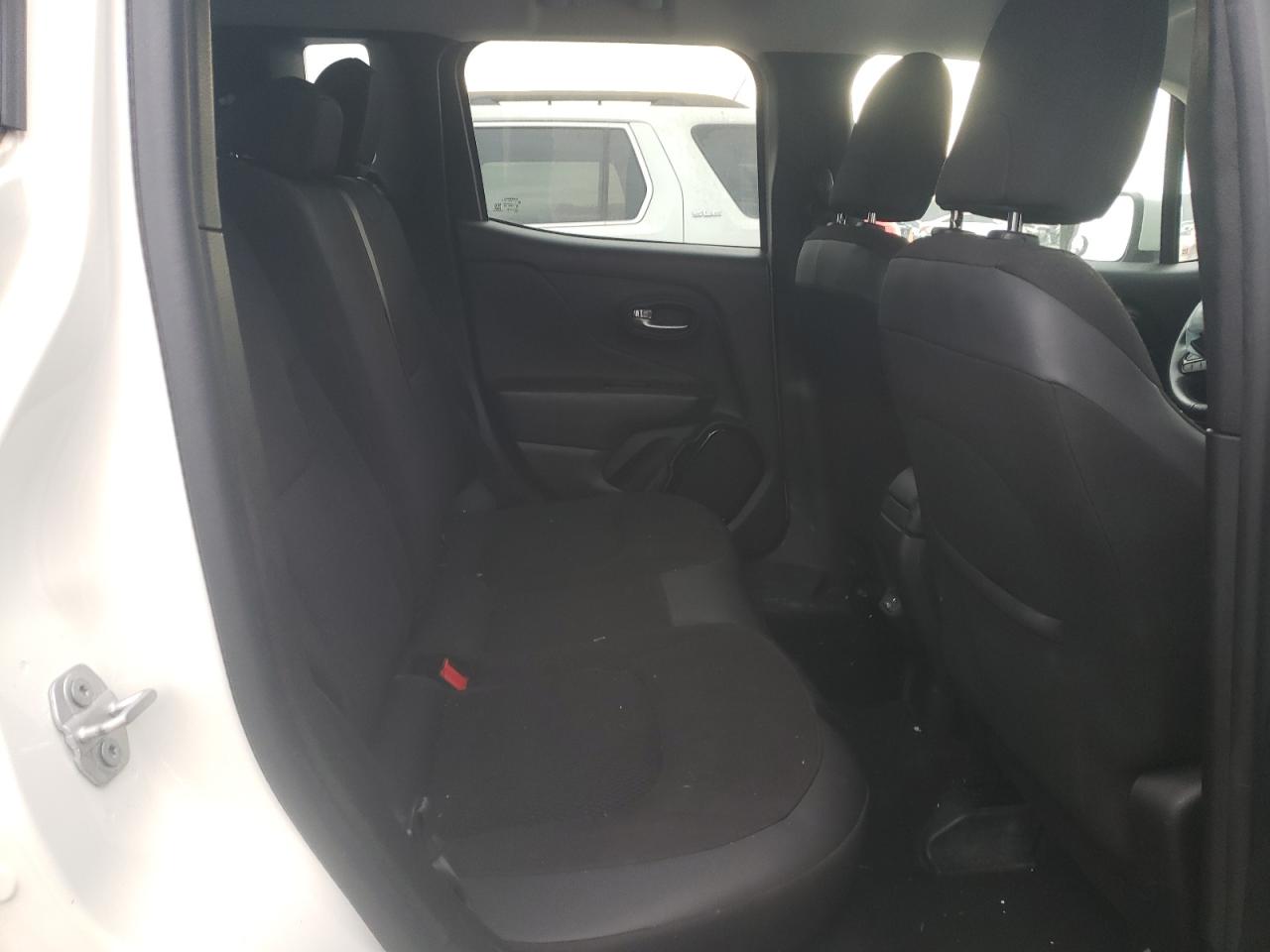 2018 Jeep Renegade - Image 12