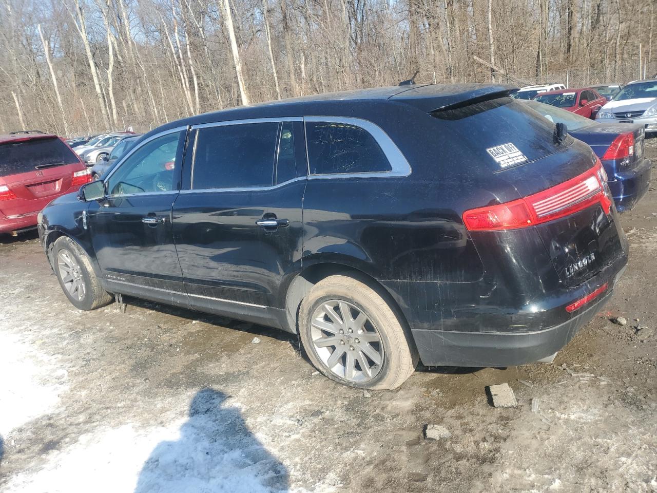 VIN 2LMHJ5NK8DBL56871 2013 LINCOLN MKT no.2