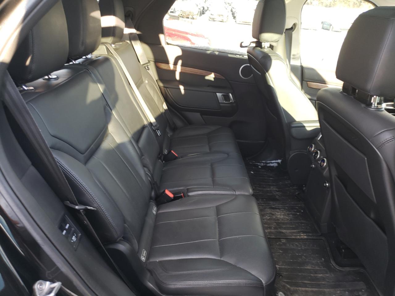 2018 Land Rover Discovery - Image 11