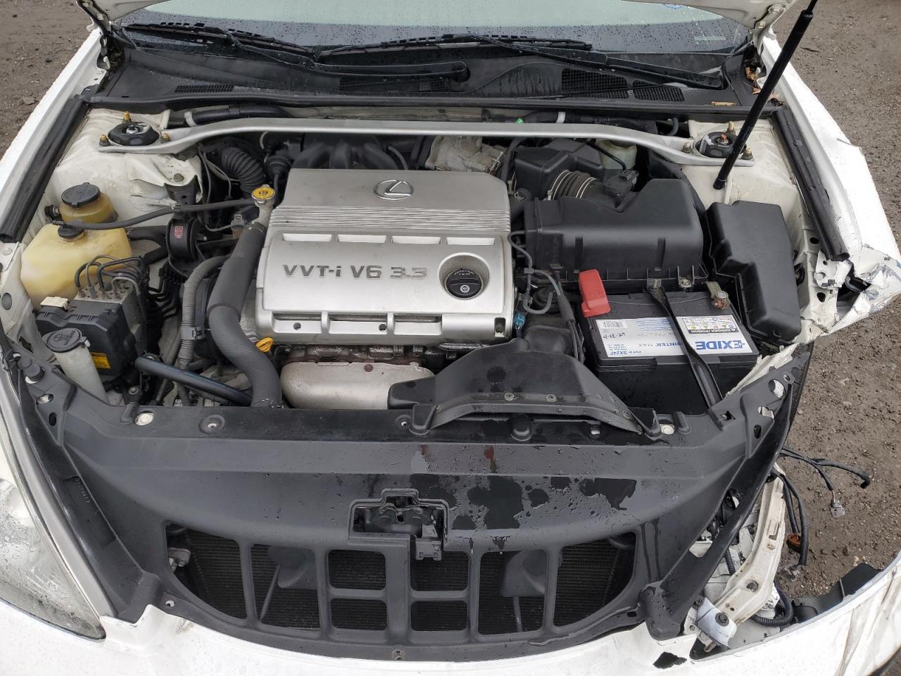 2004 Lexus ES - Image 11