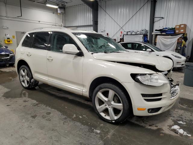 2010 VOLKSWAGEN TOUAREG TDI