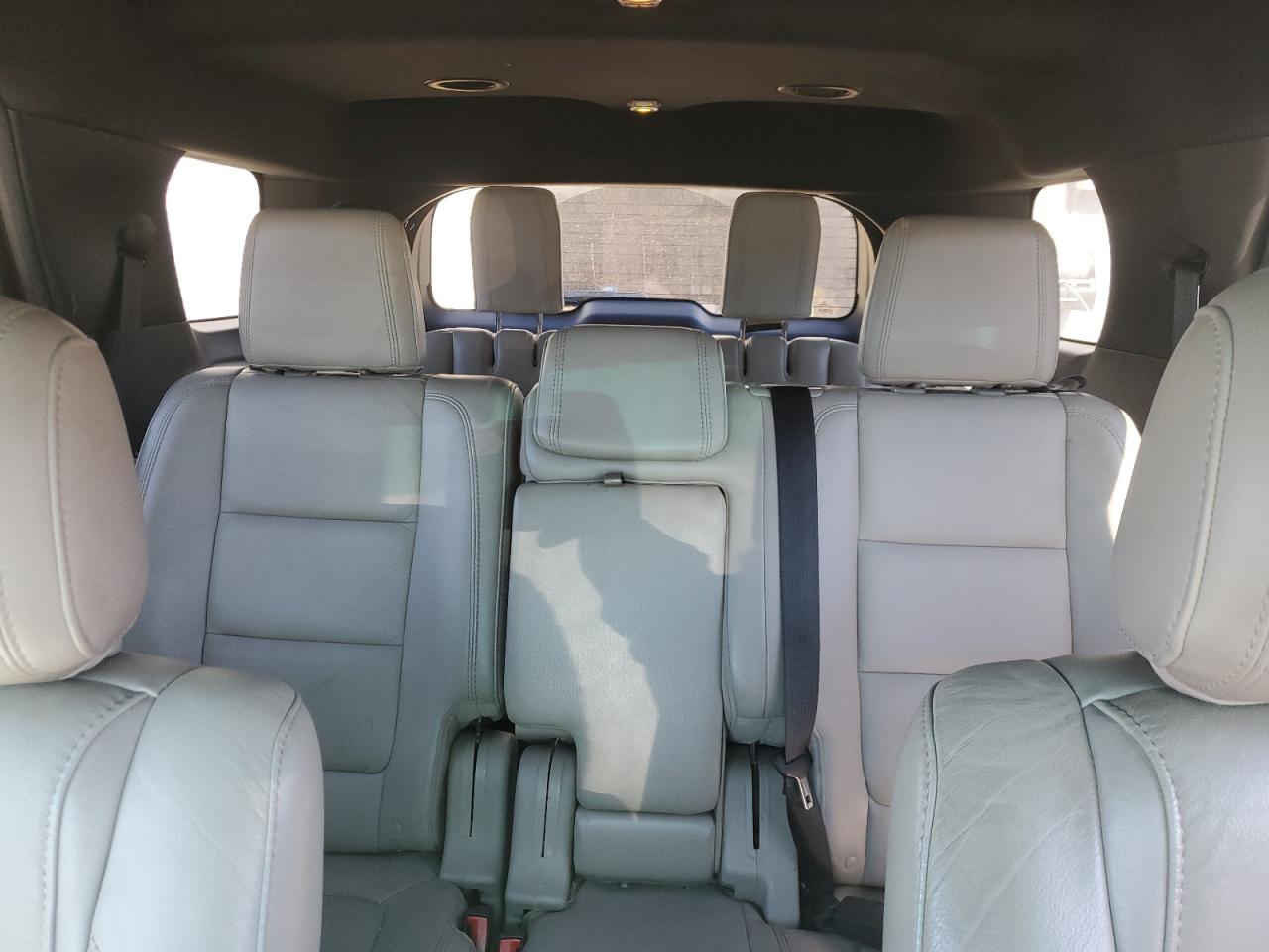2014 Ford Explorer - Image 10