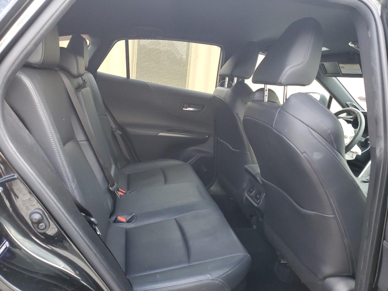 2021 Toyota Venza - Image 11