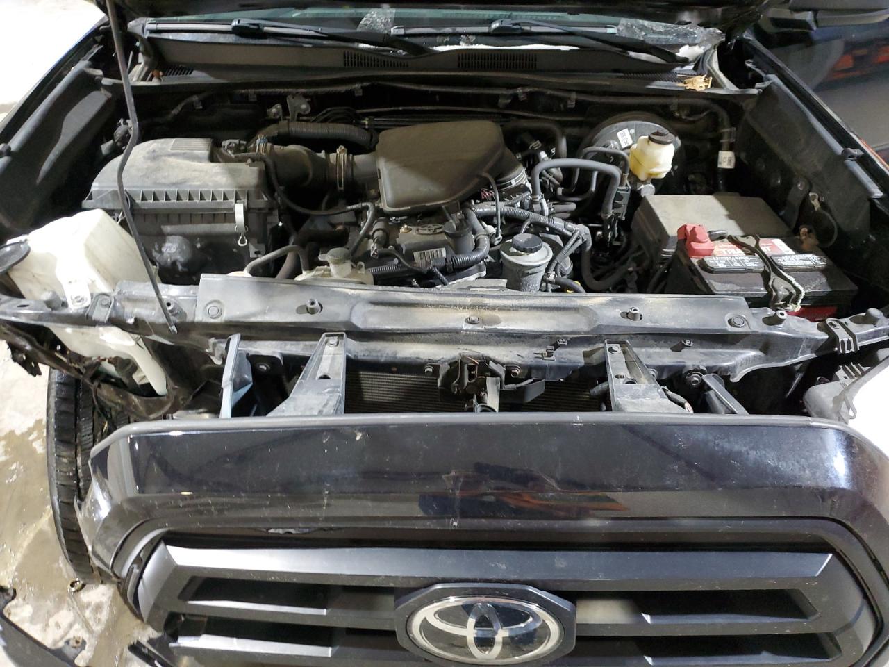 2020 Toyota Tacoma - Image 11