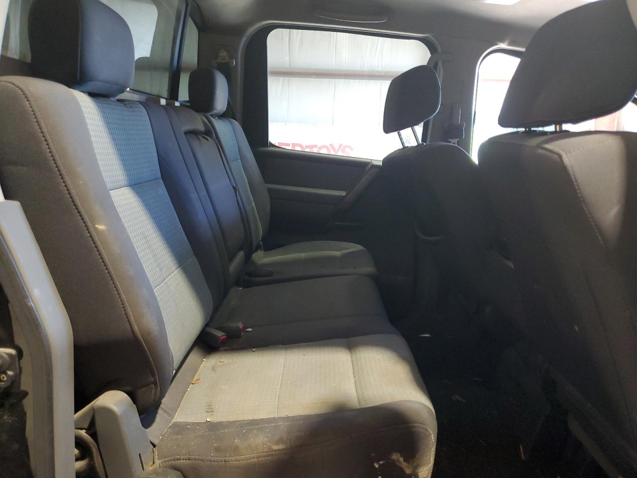 2006 Nissan Titan - Image 10