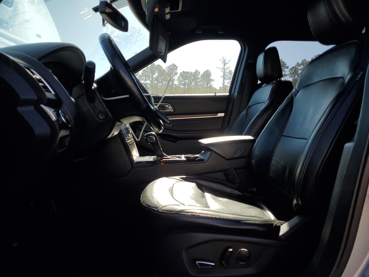 2018 Ford Explorer - Image 7