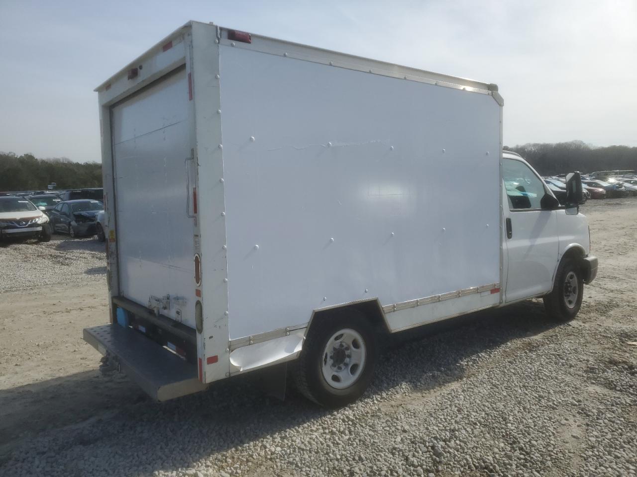 2015 GMC Savana - Image 3