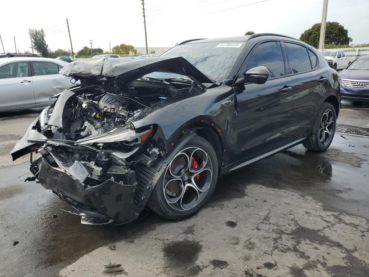 2024 Alfa Romeo Stelvio - Image 1
