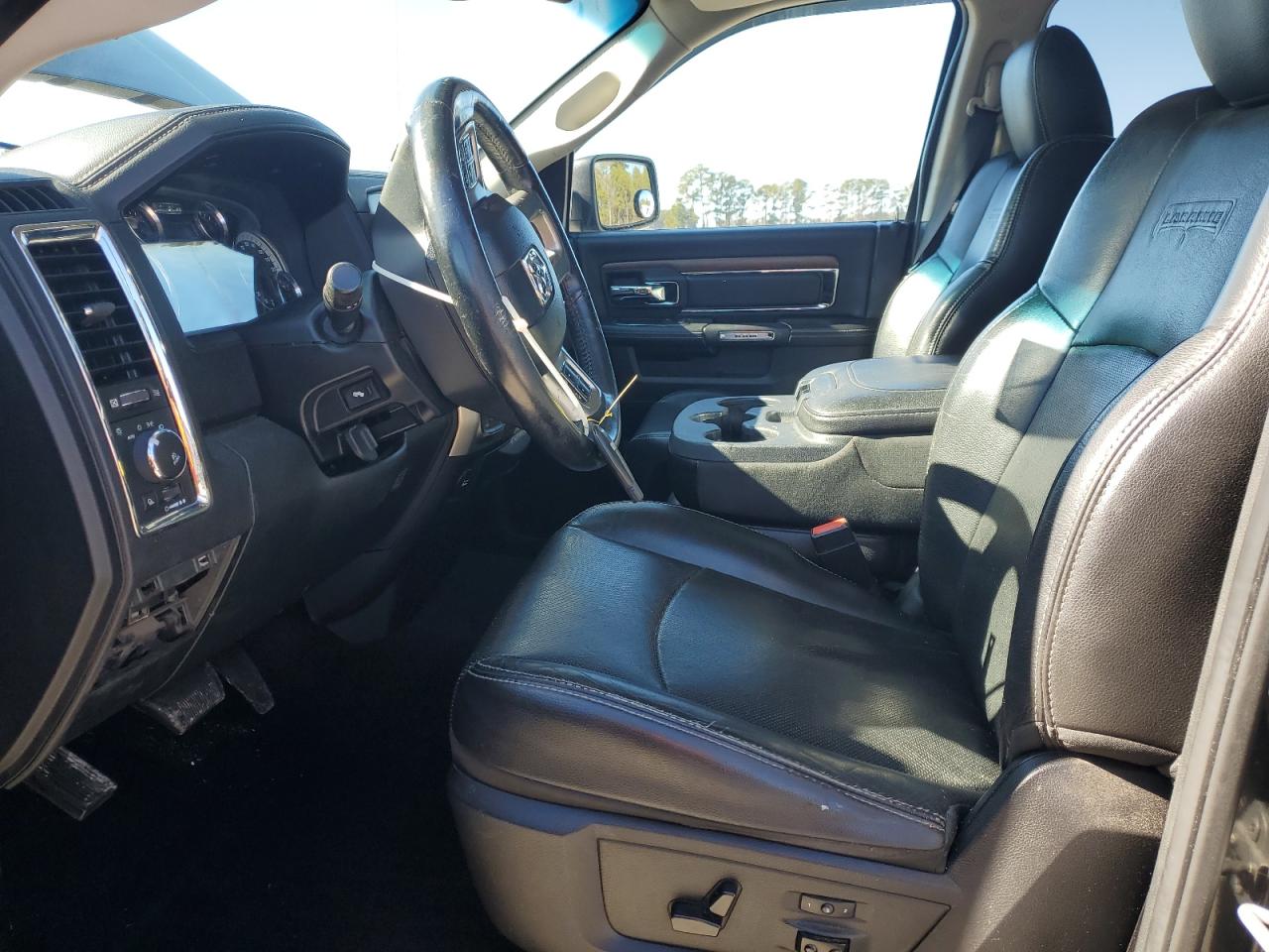2015 RAM 1500 - Image 7