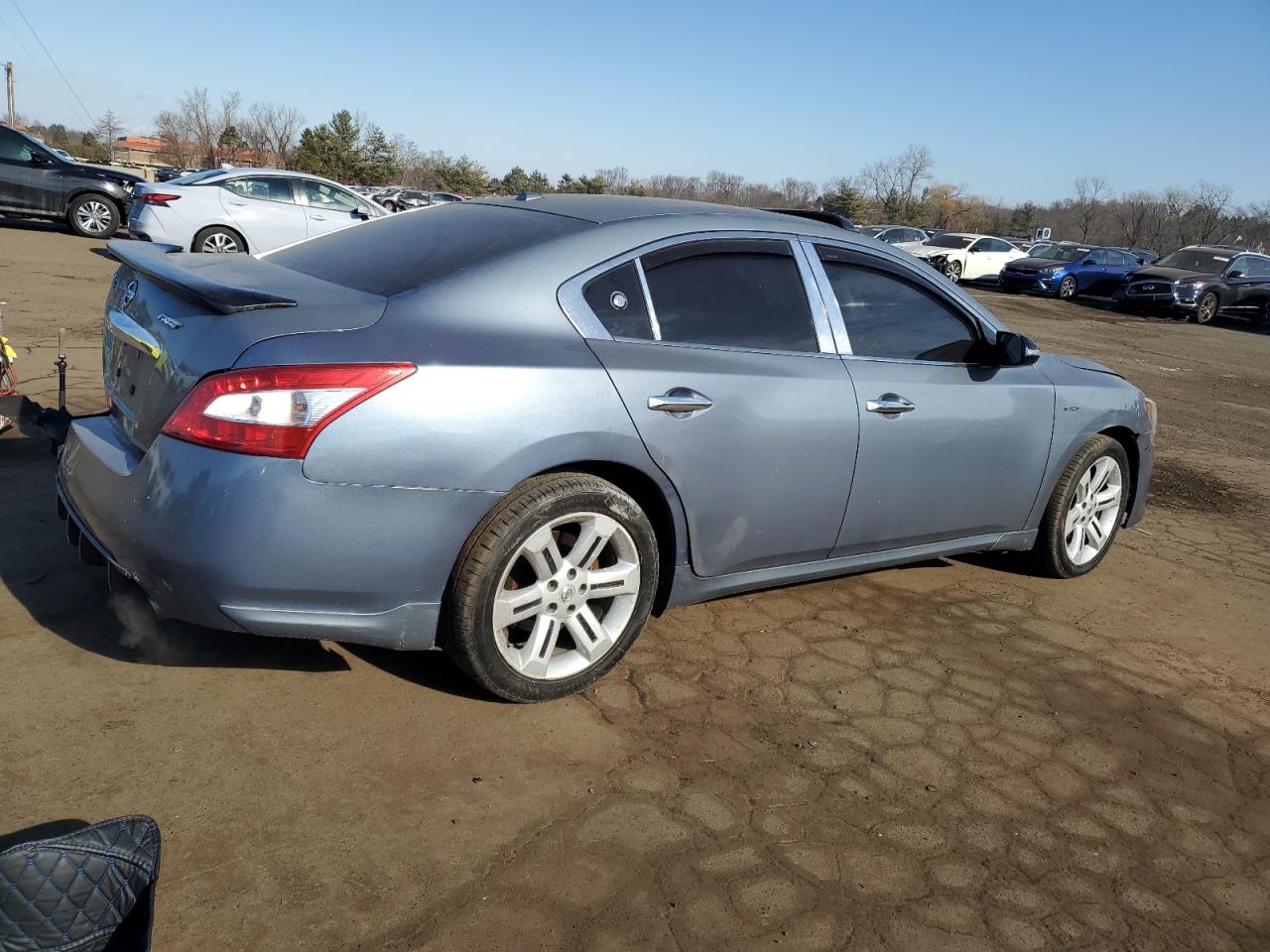 2010 Nissan Maxima - Image 3