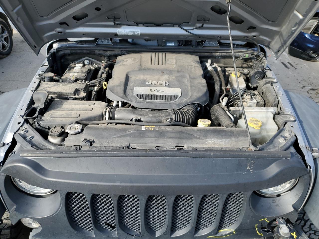 2018 Jeep Wrangler - Image 11