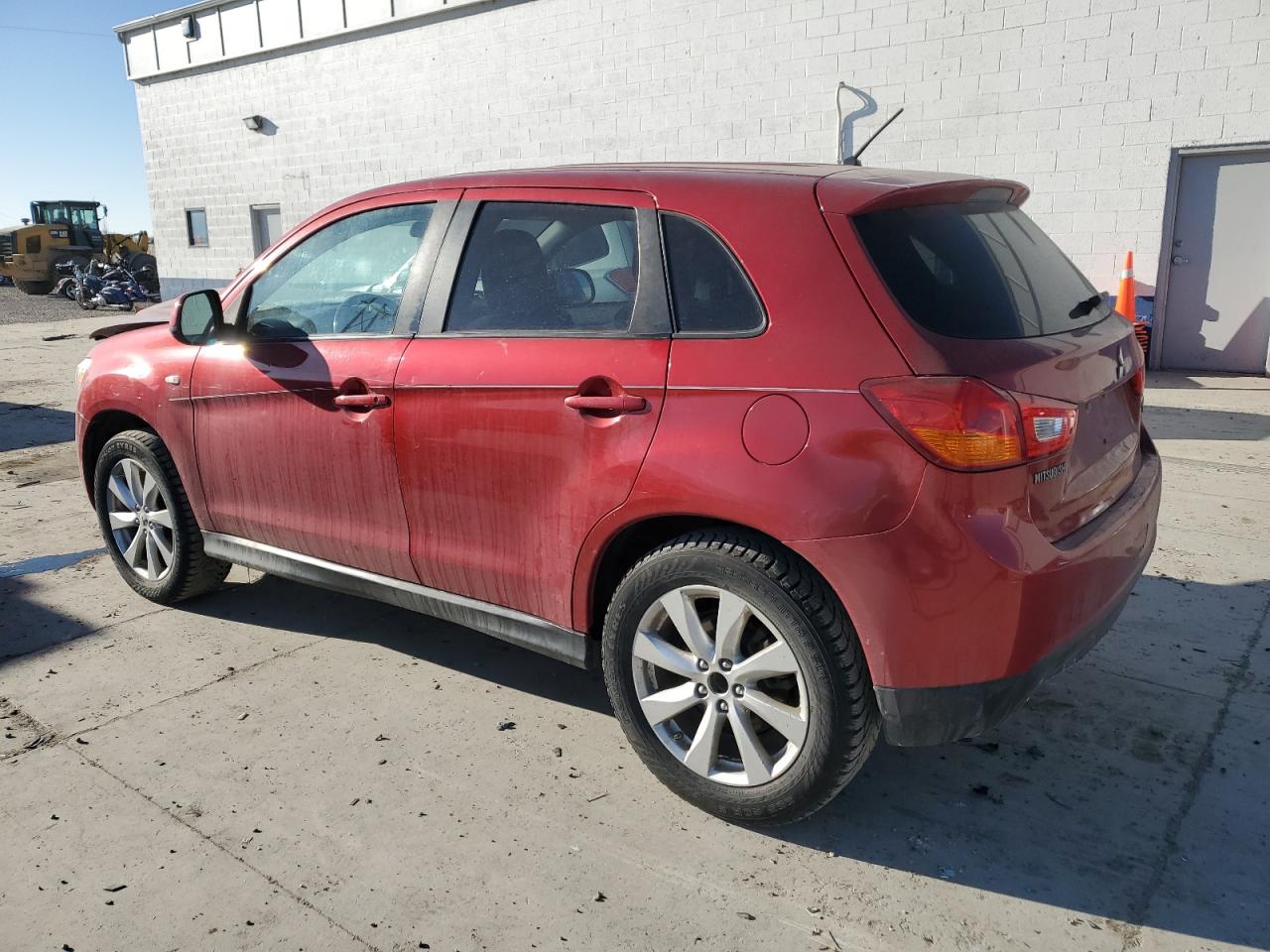 2013 Mitsubishi Outlander - Image 2