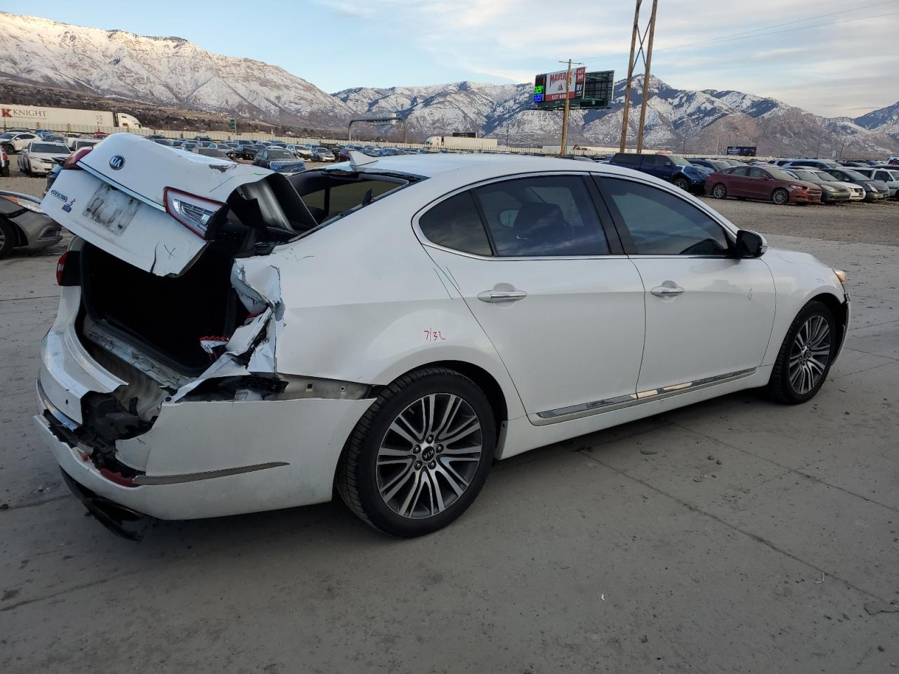 2014 Kia Cadenza - Image 3