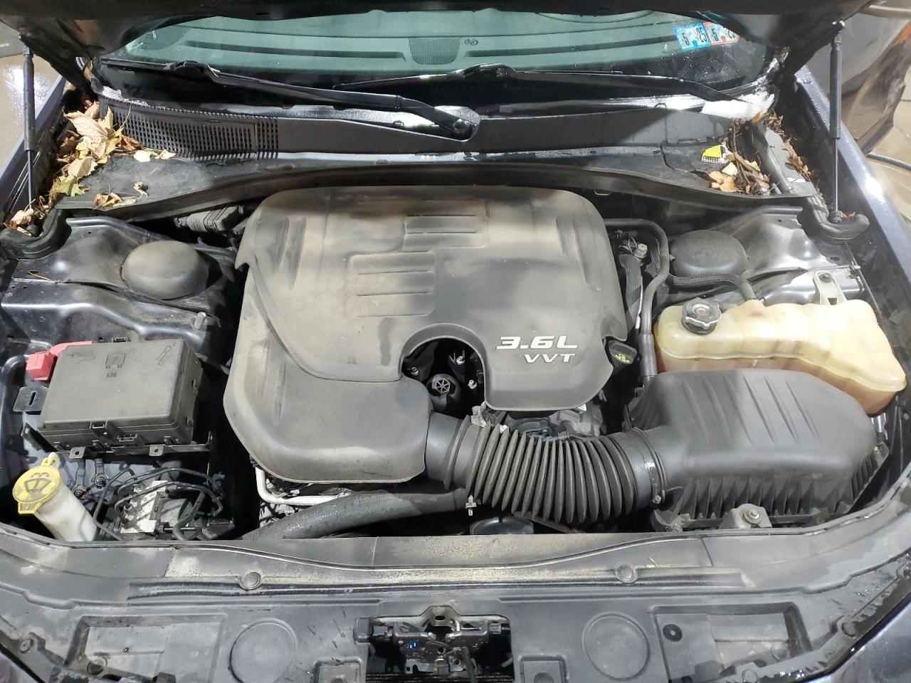 2017 Chrysler 300 - Image 11