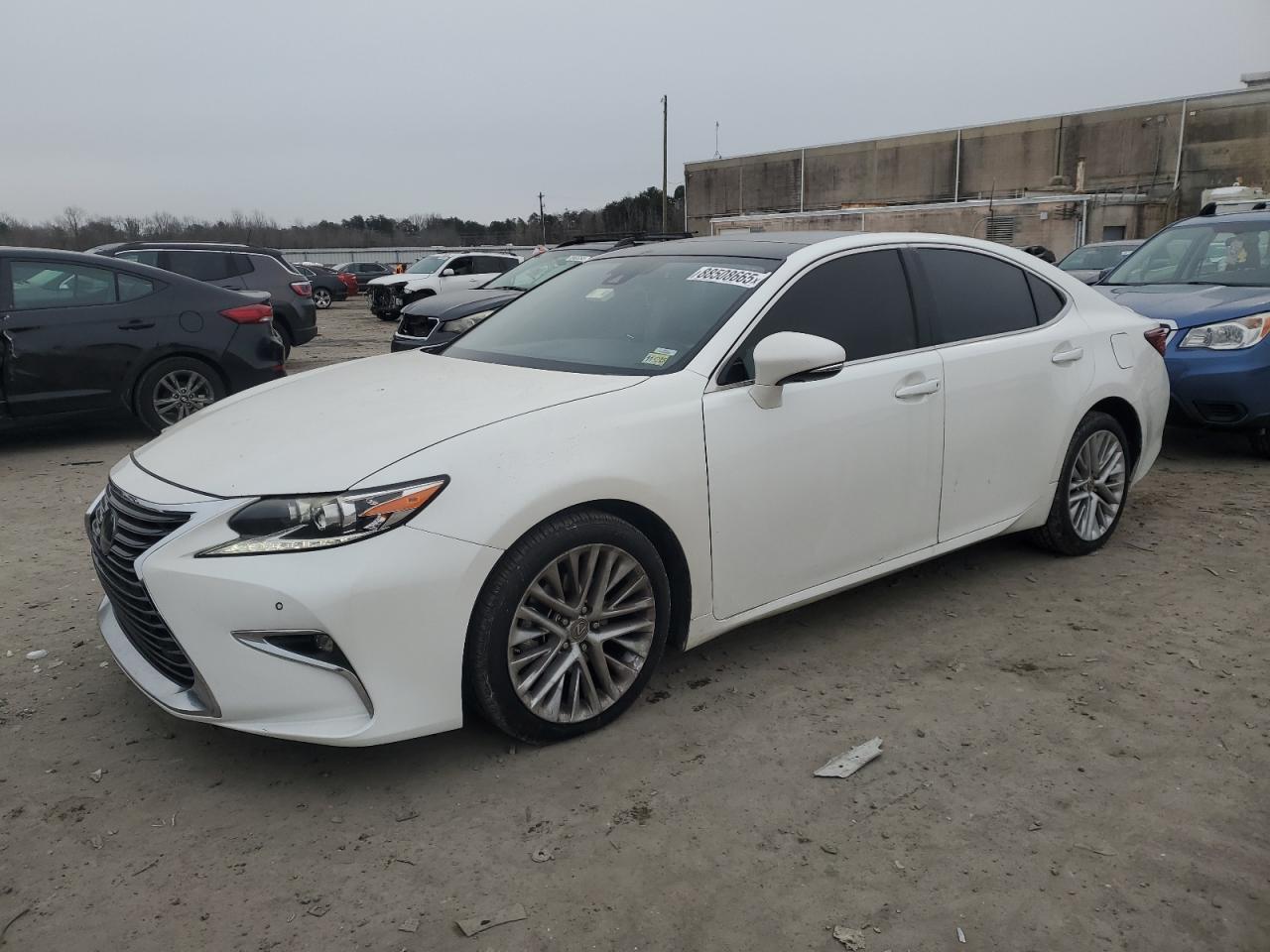 2016 Lexus ES - Image 1
