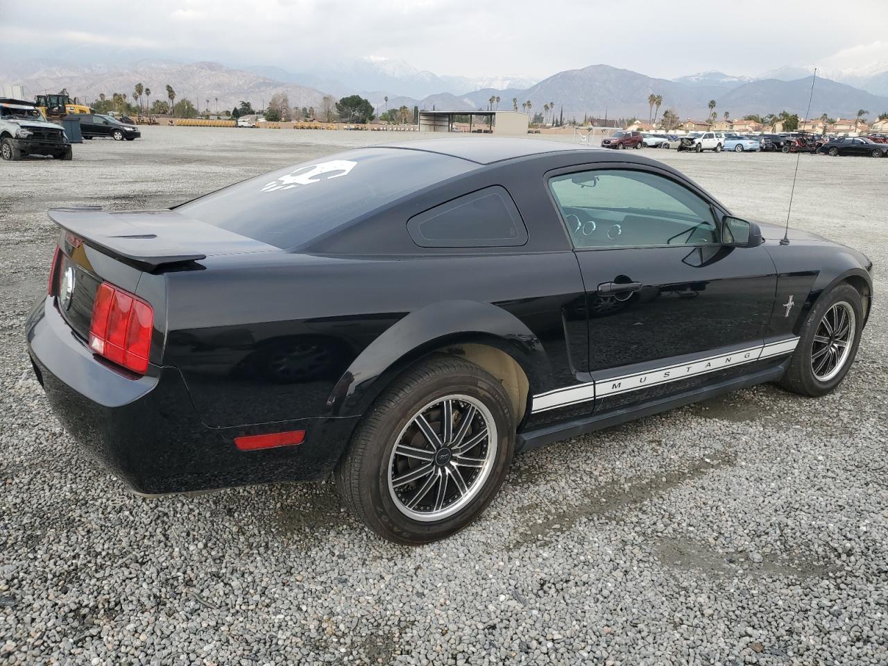 2007 Ford Mustang - Image 3