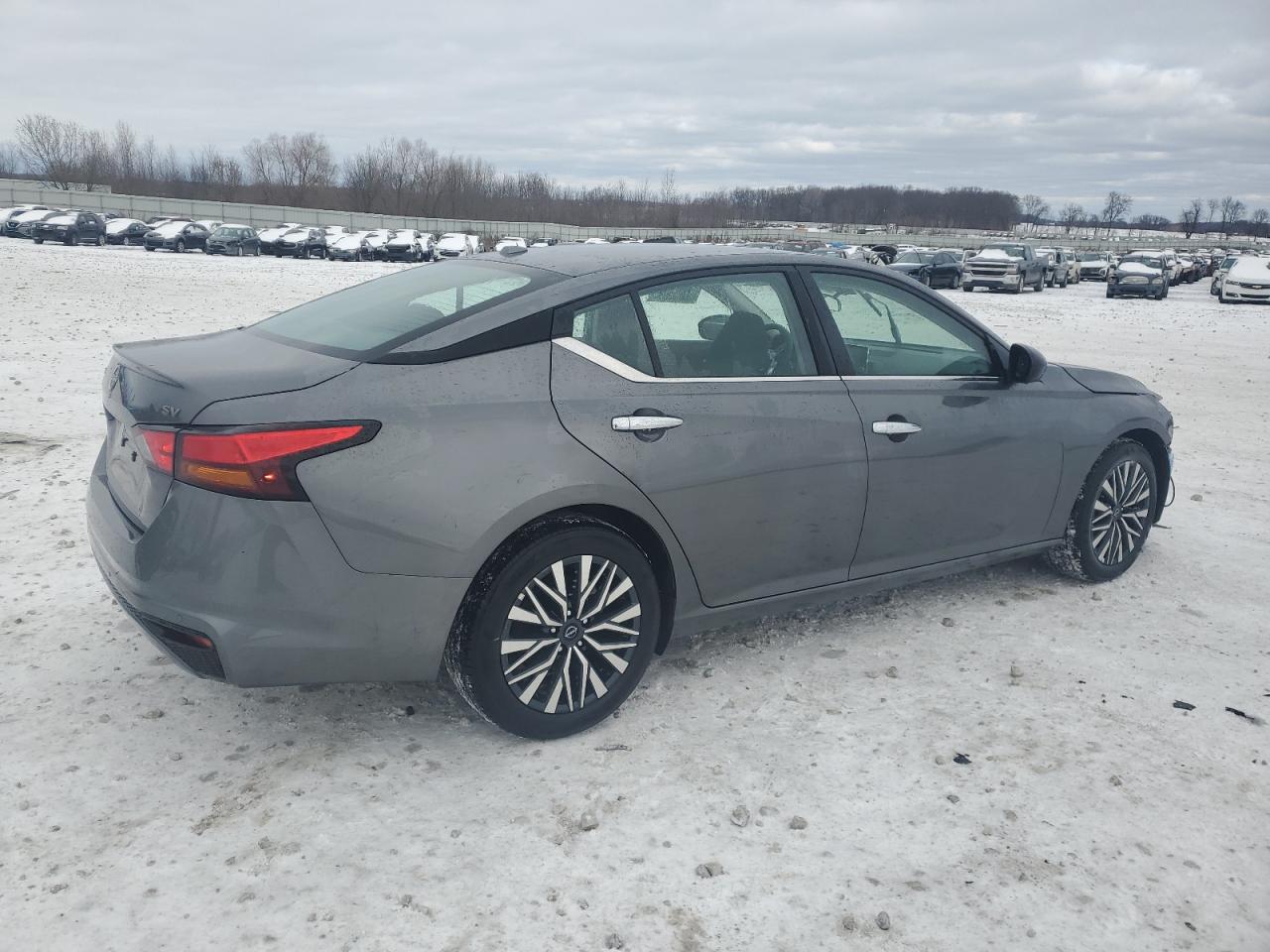 2024 Nissan Altima - Image 3