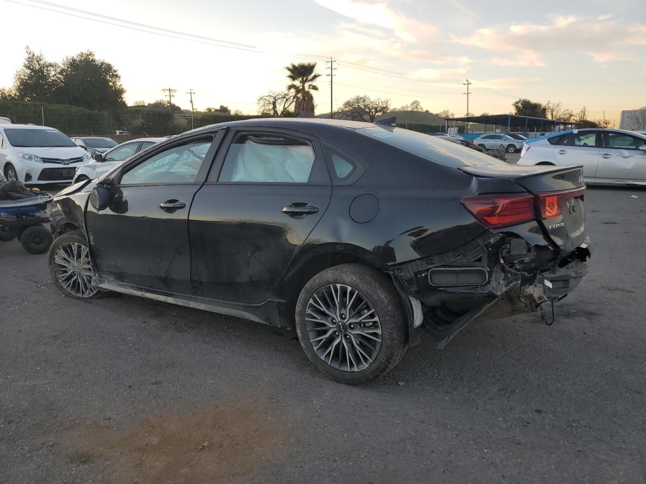 2023 Kia Forte - Image 2