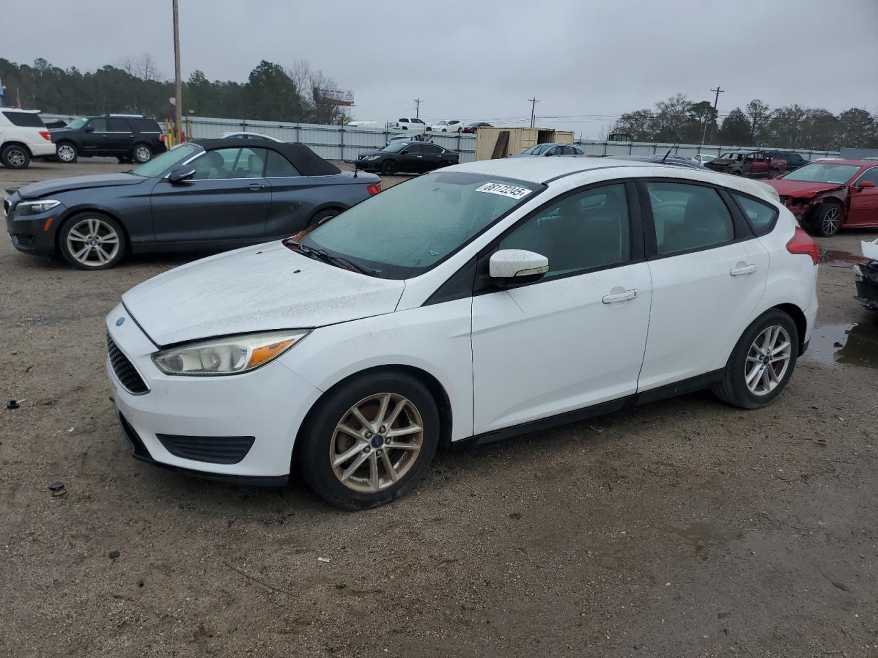 VIN 1FADP3K29FL317768 2015 FORD FOCUS no.1