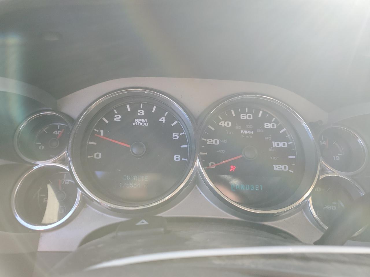 2007 Chevrolet Silverado - Image 9