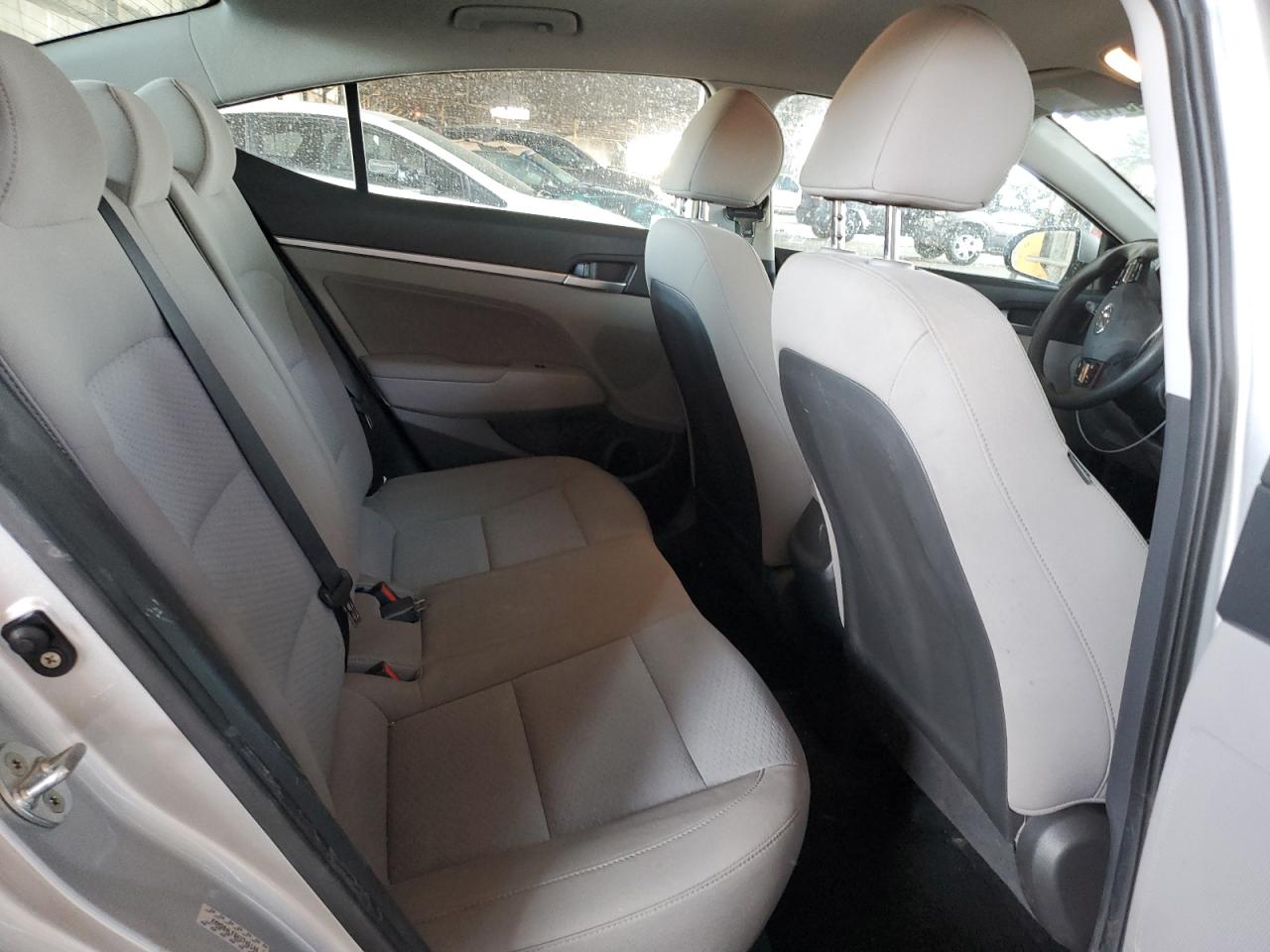 2019 Hyundai Elantra - Image 10