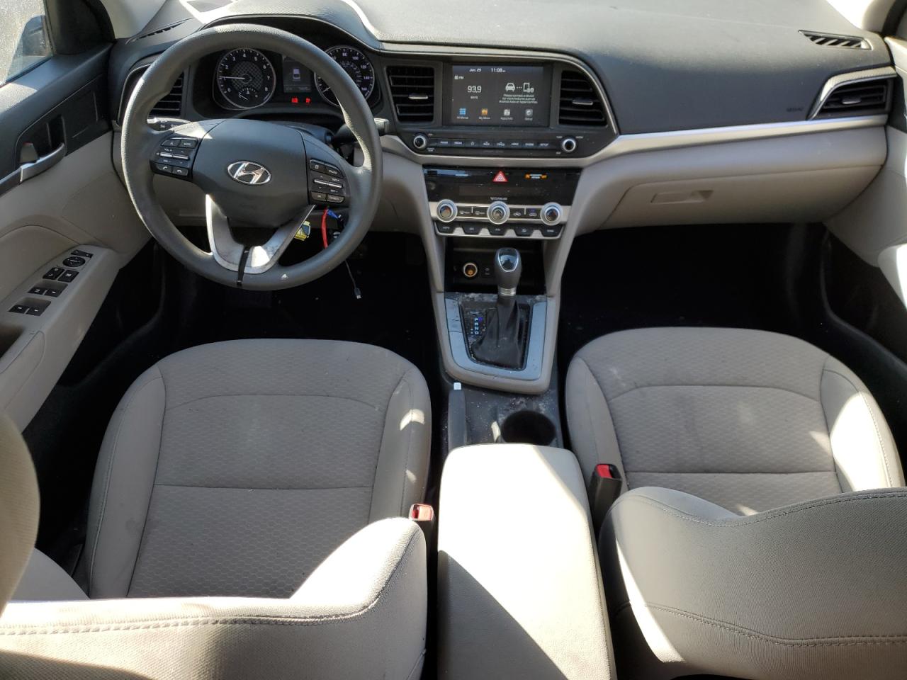 2020 Hyundai Elantra - Image 8