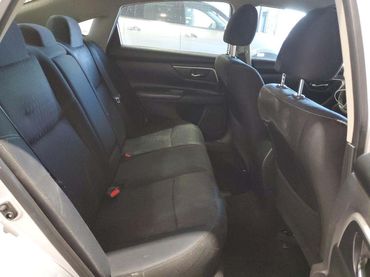2017 Nissan Altima - Image 10