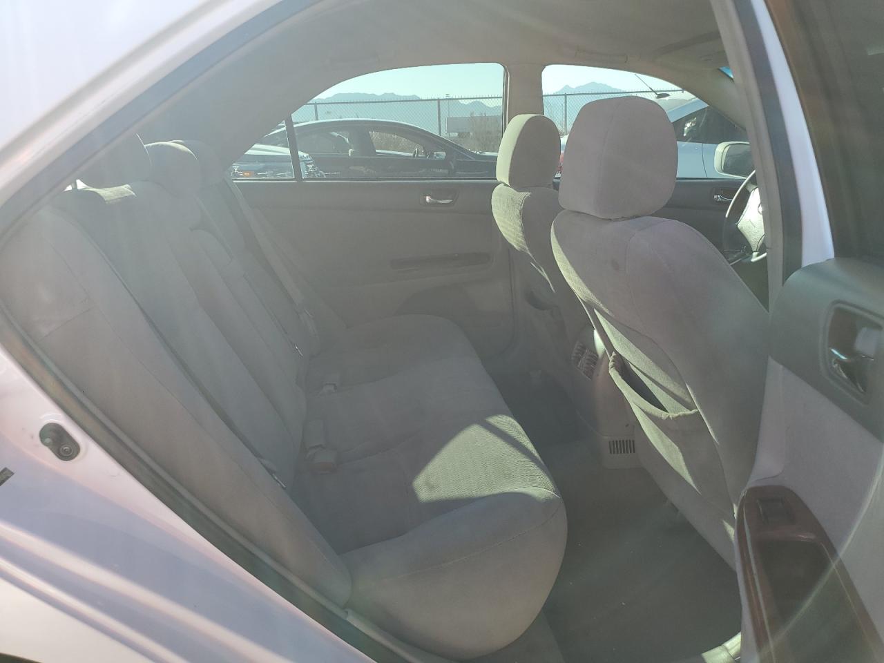 2005 Toyota Camry - Image 10