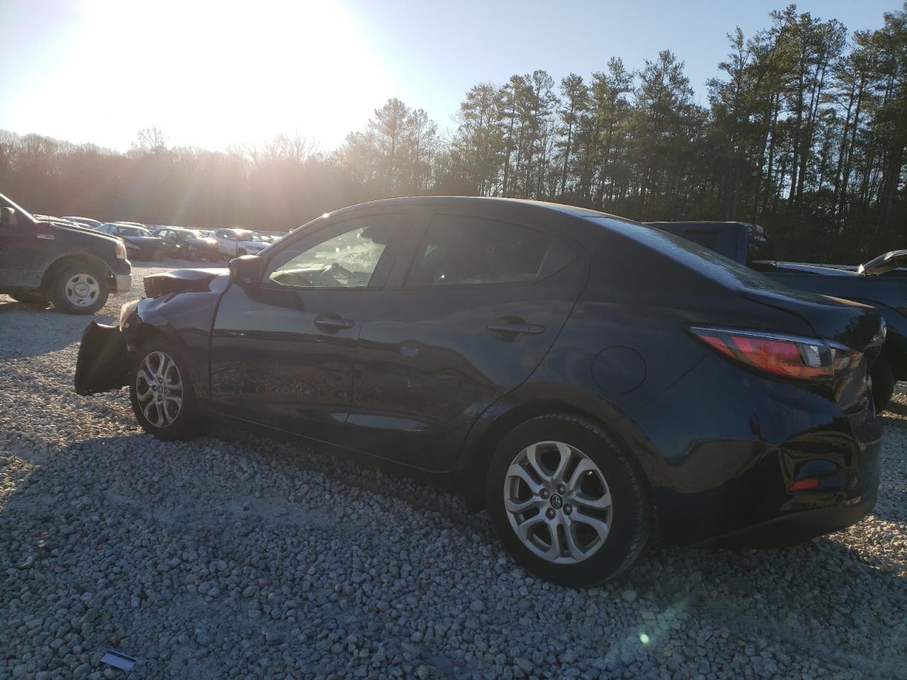 2017 Toyota Yaris - Image 2