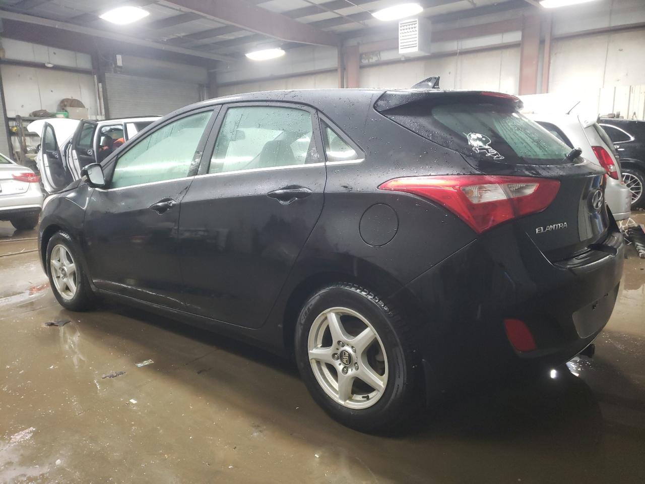 2016 Hyundai Elantra - Image 2