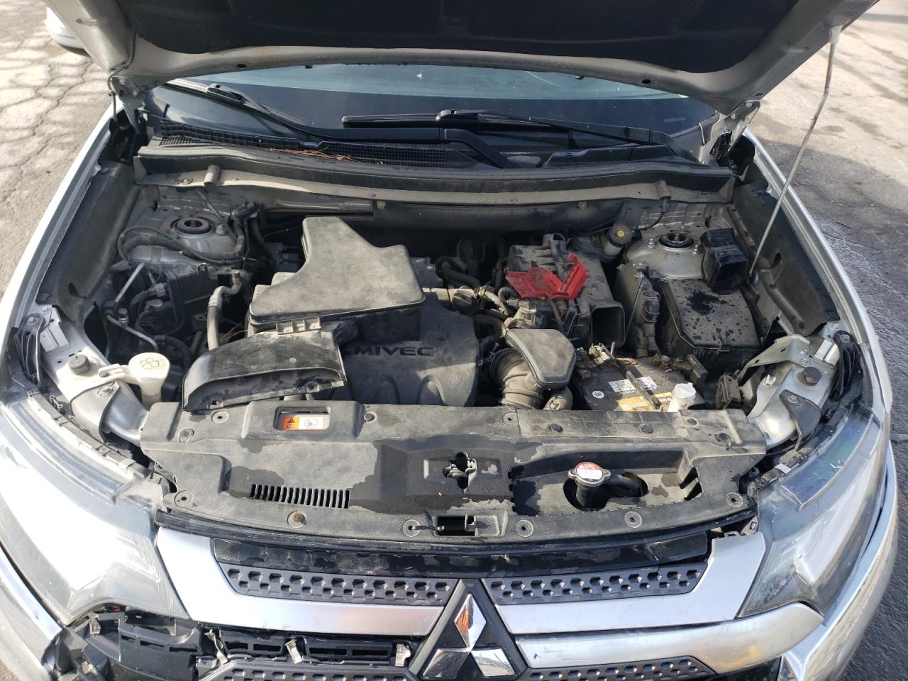 2019 Mitsubishi Outlander - Image 12