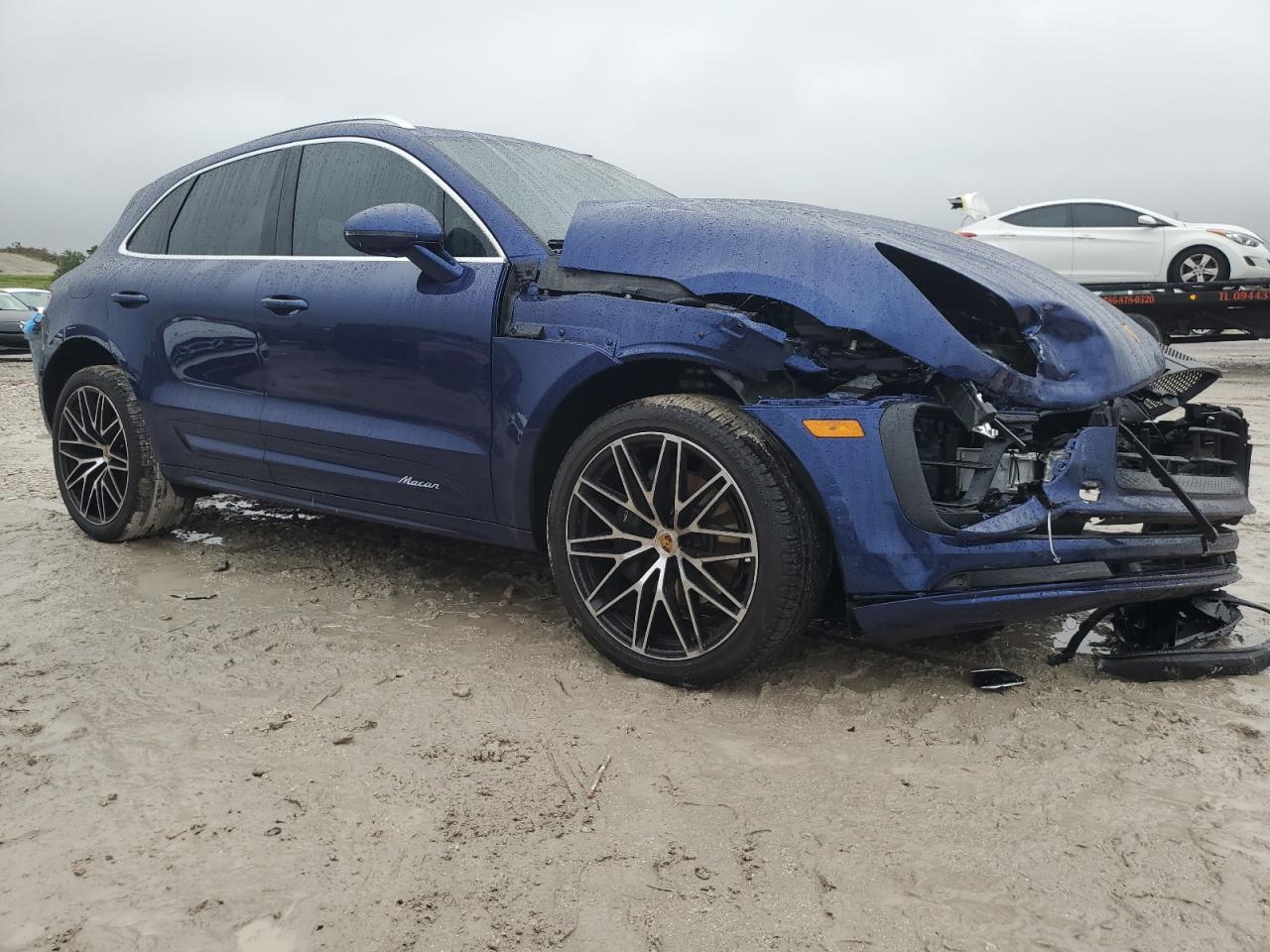2024 Porsche Macan - Image 4