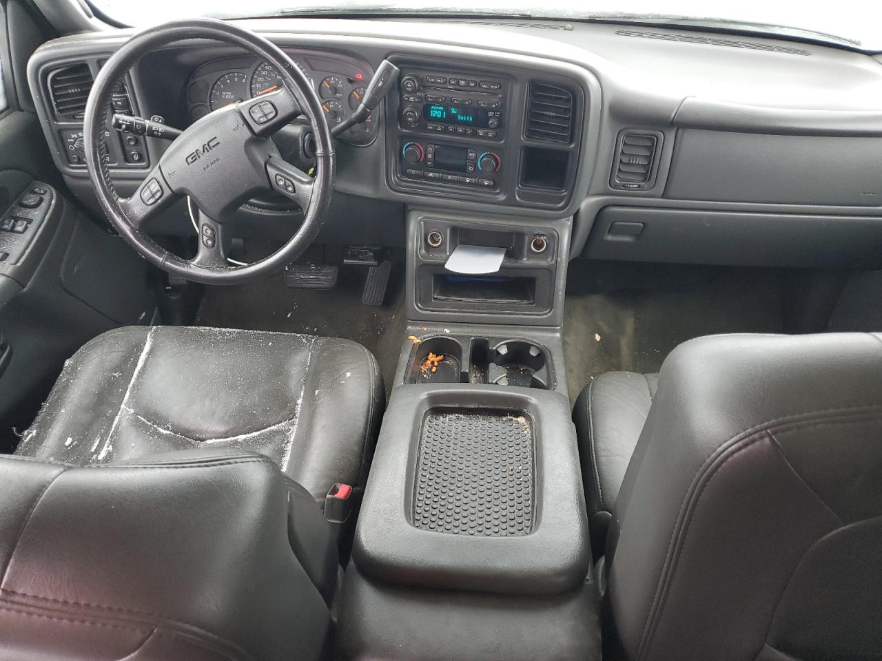 2005 GMC Sierra - Image 8