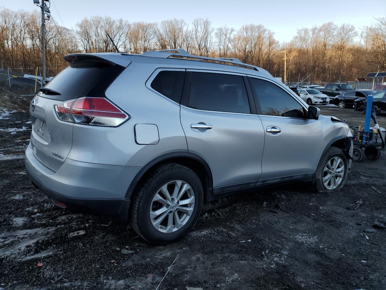 2015 Nissan Rogue - Image 3