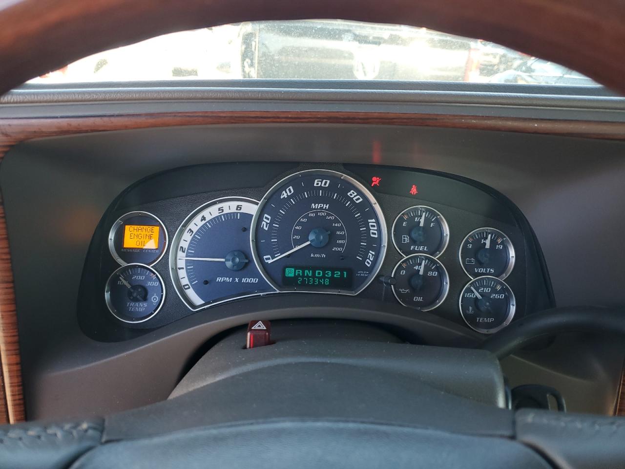 2002 Cadillac Escalade - Image 9