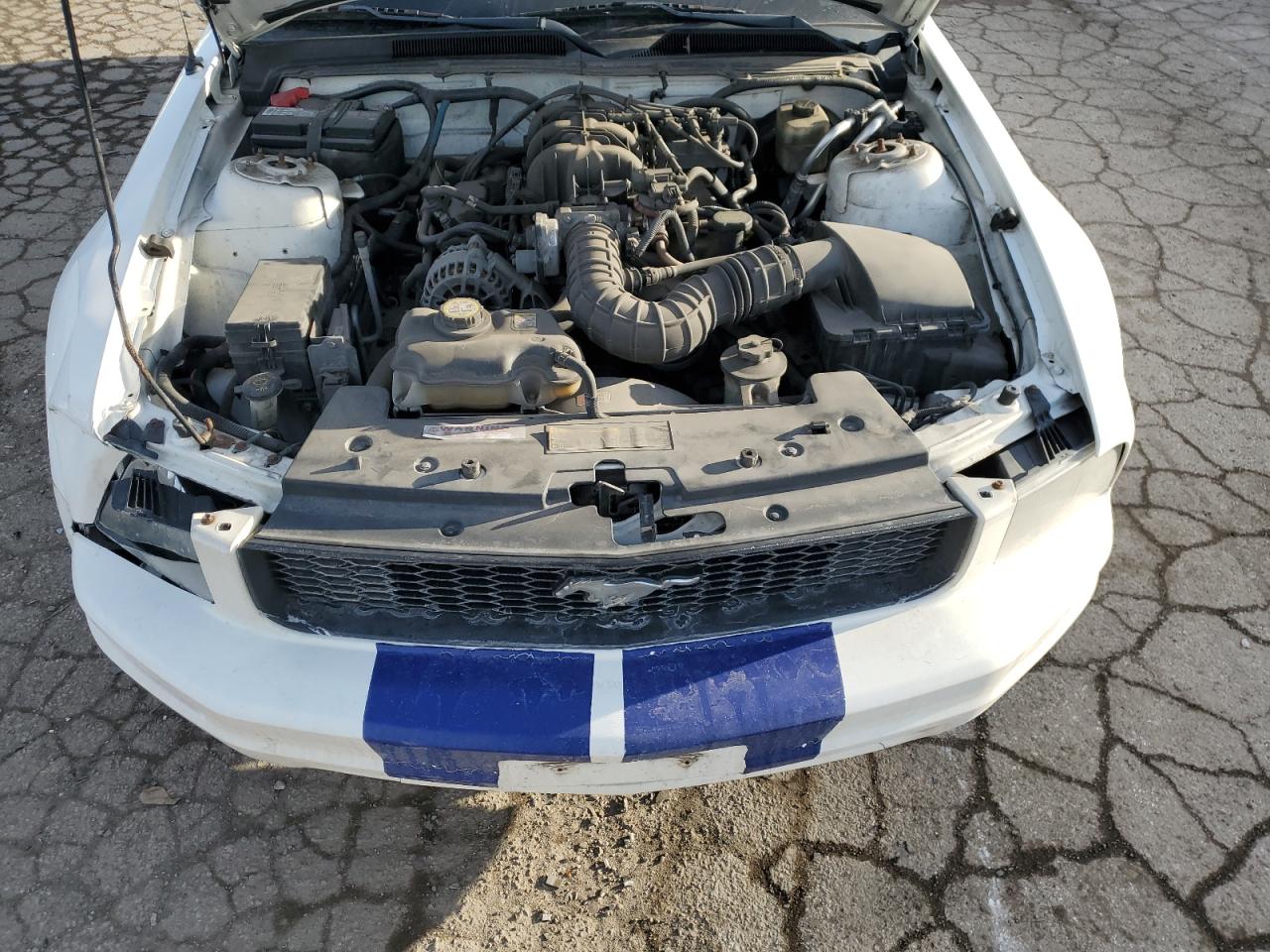 2008 Ford Mustang - Image 11