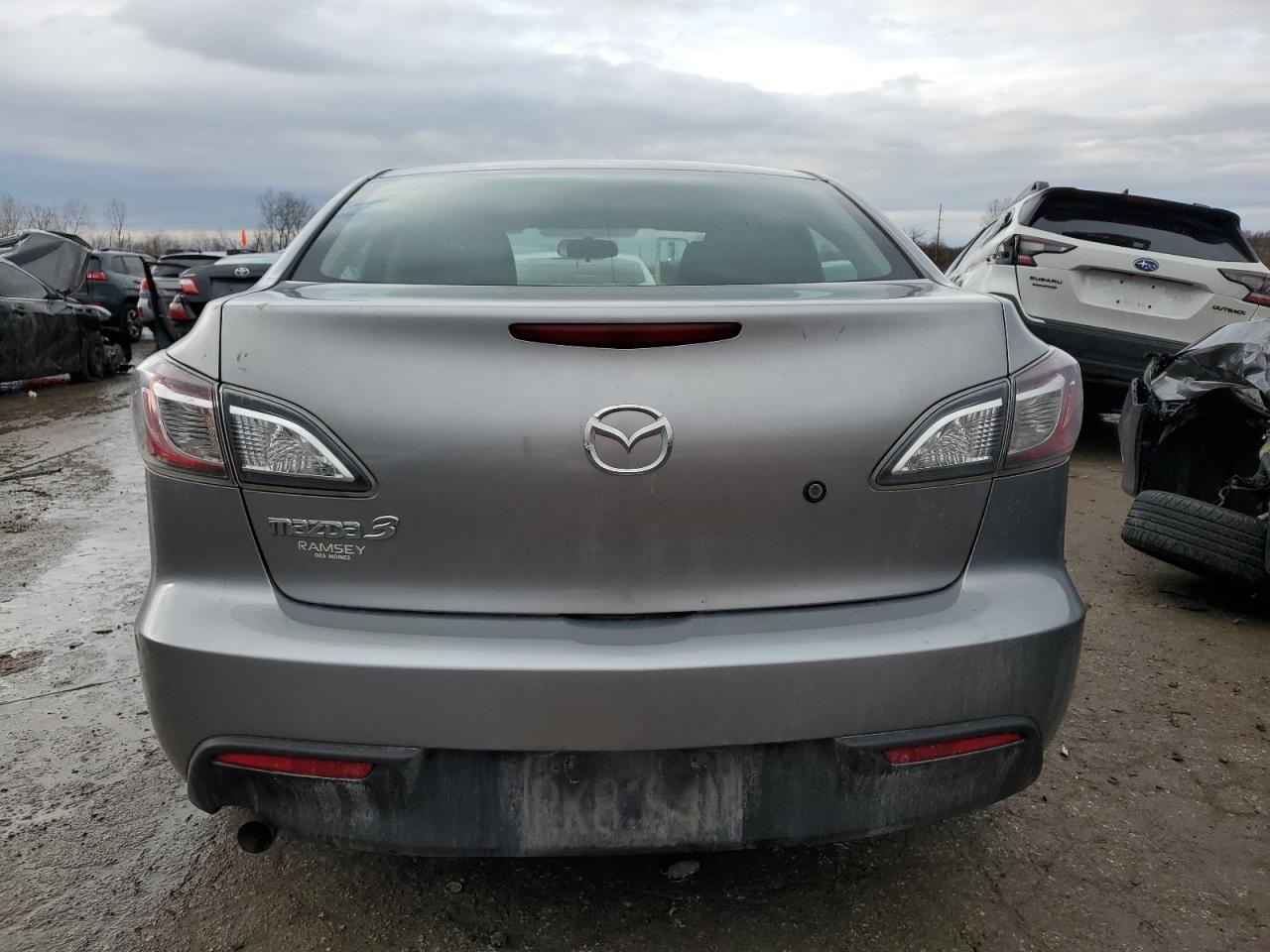 2011 Mazda 3 - Image 6