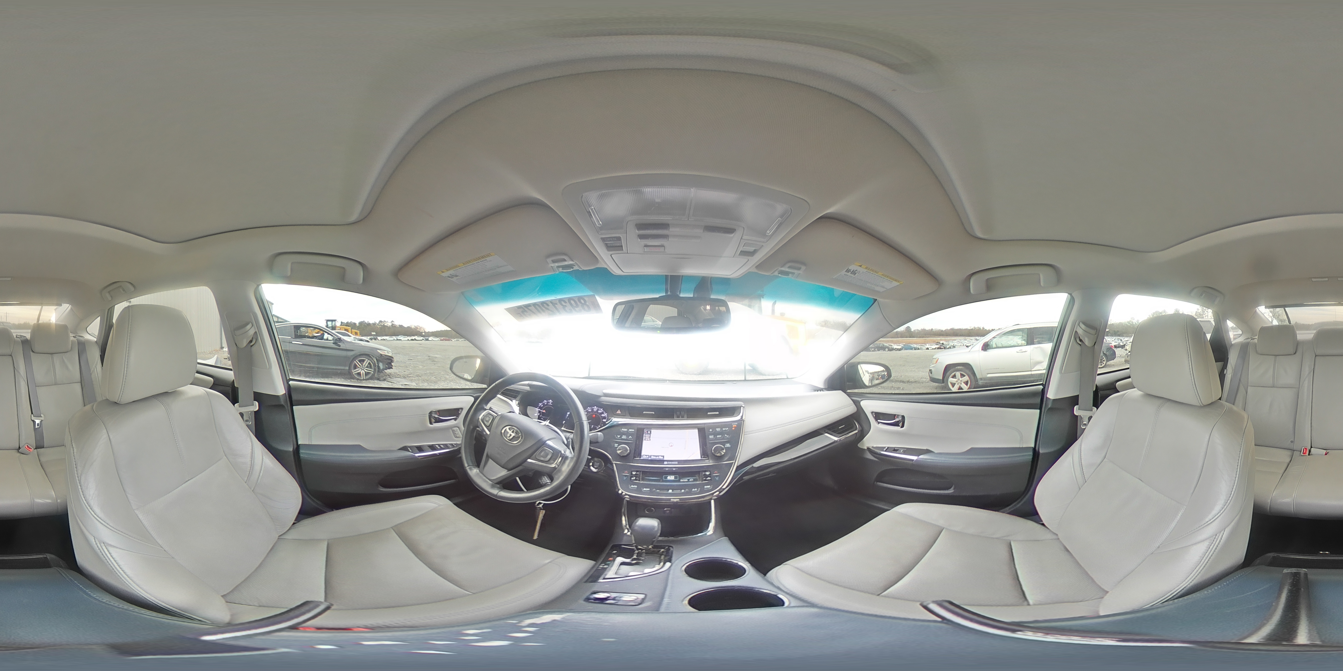 2013 Toyota Avalon - Image 15