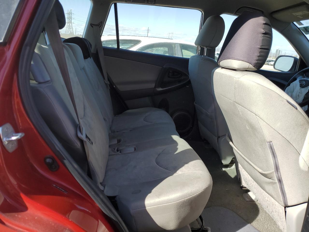 2010 Toyota RAV 4 - Image 11