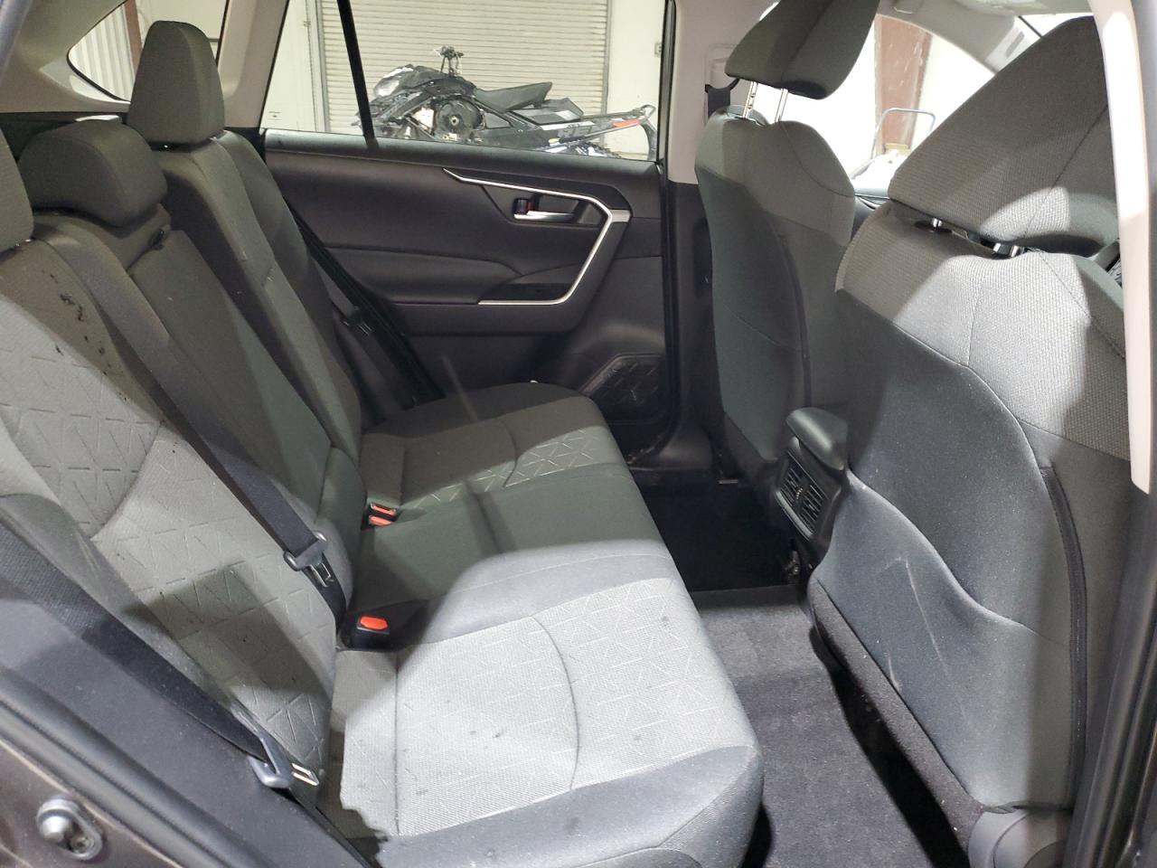 2022 Toyota RAV 4 - Image 11