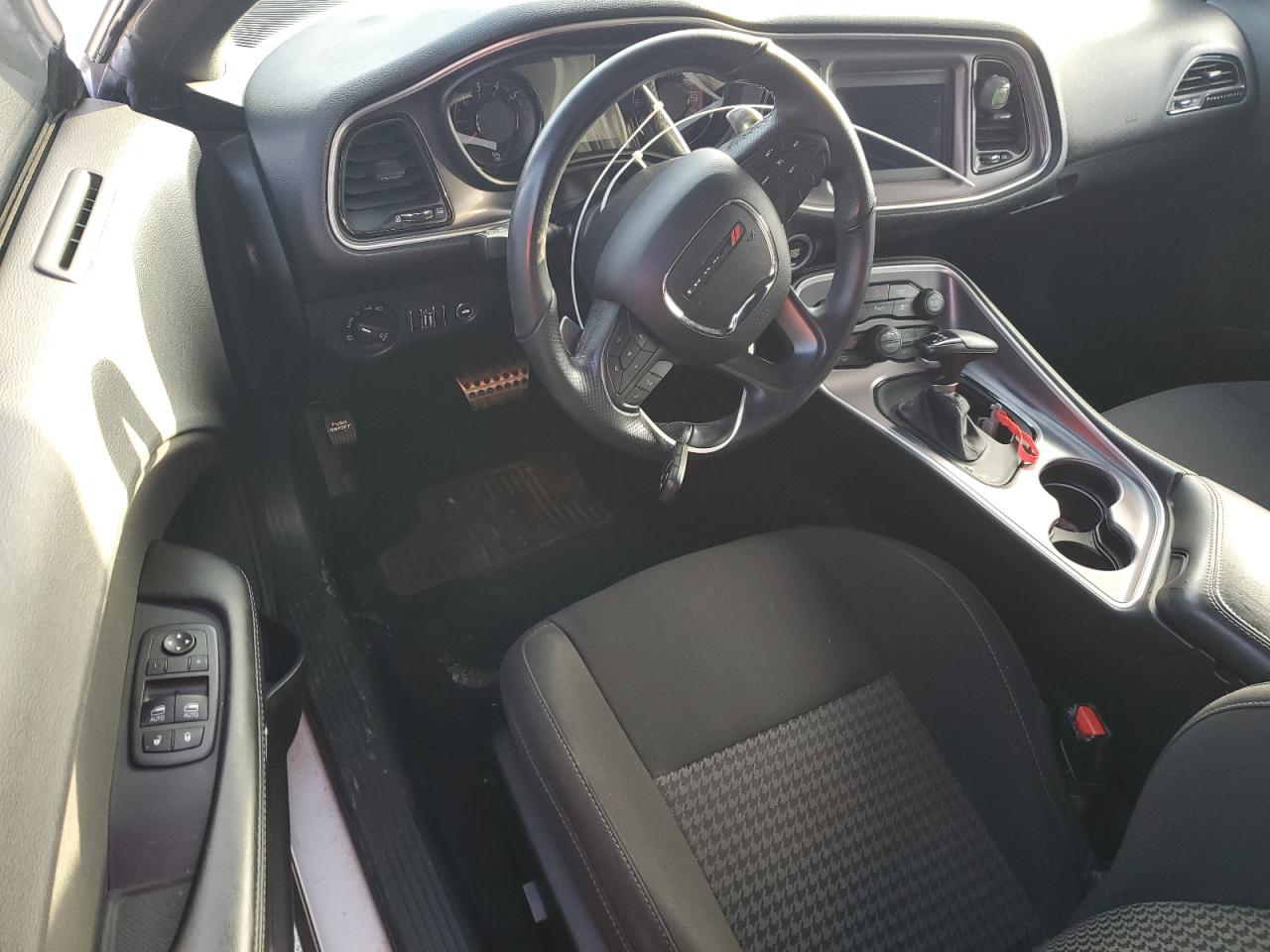 2019 Dodge Challenger - Image 8