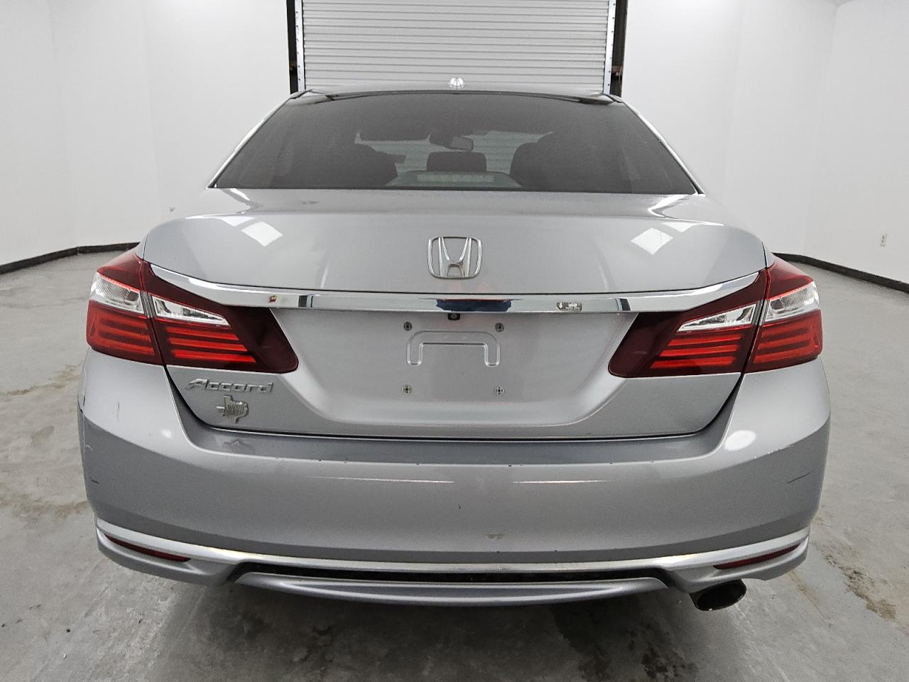 VIN 1HGCR2F83HA074810 2017 HONDA ACCORD no.6