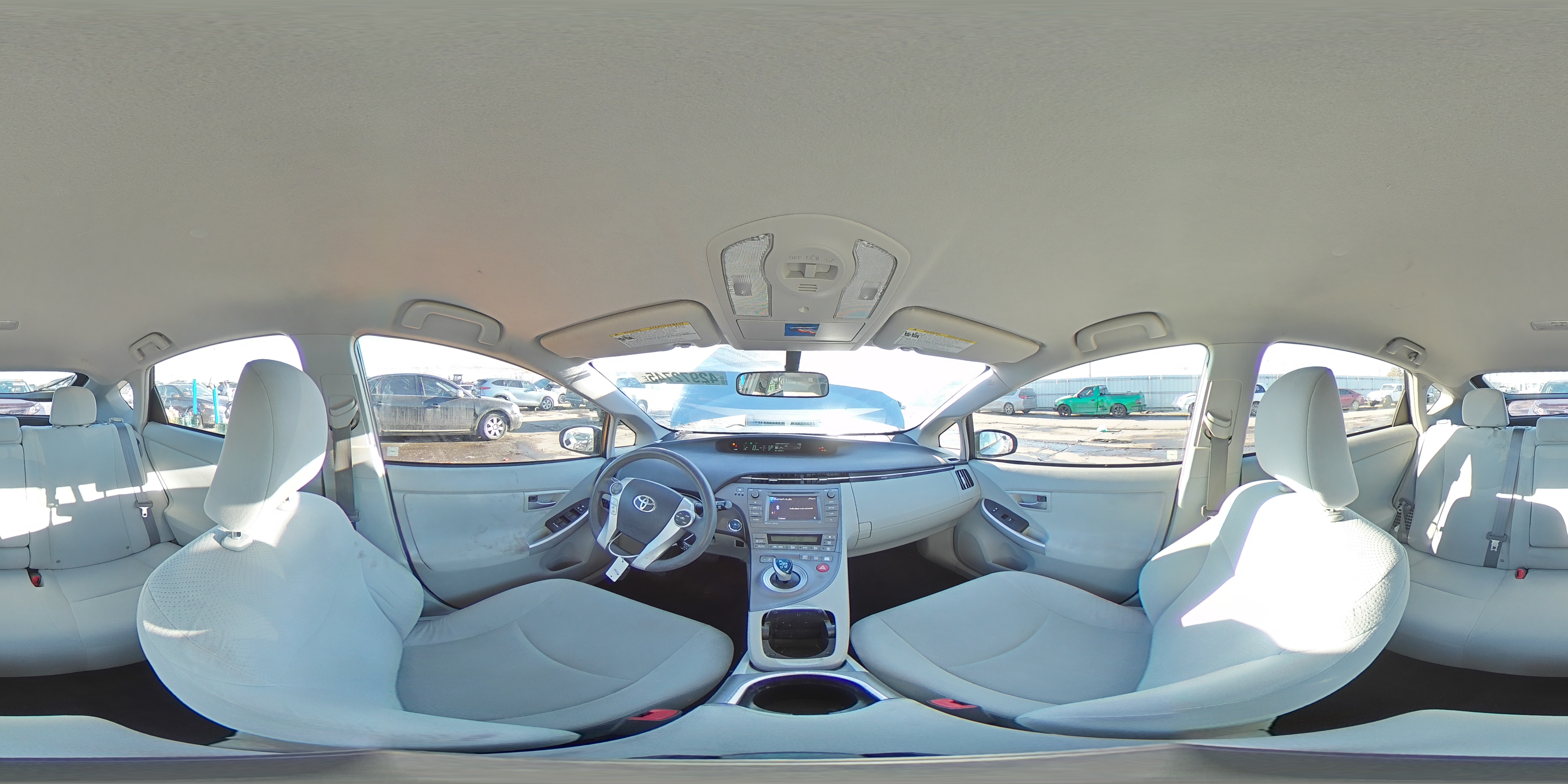 2012 Toyota Prius - Image 14