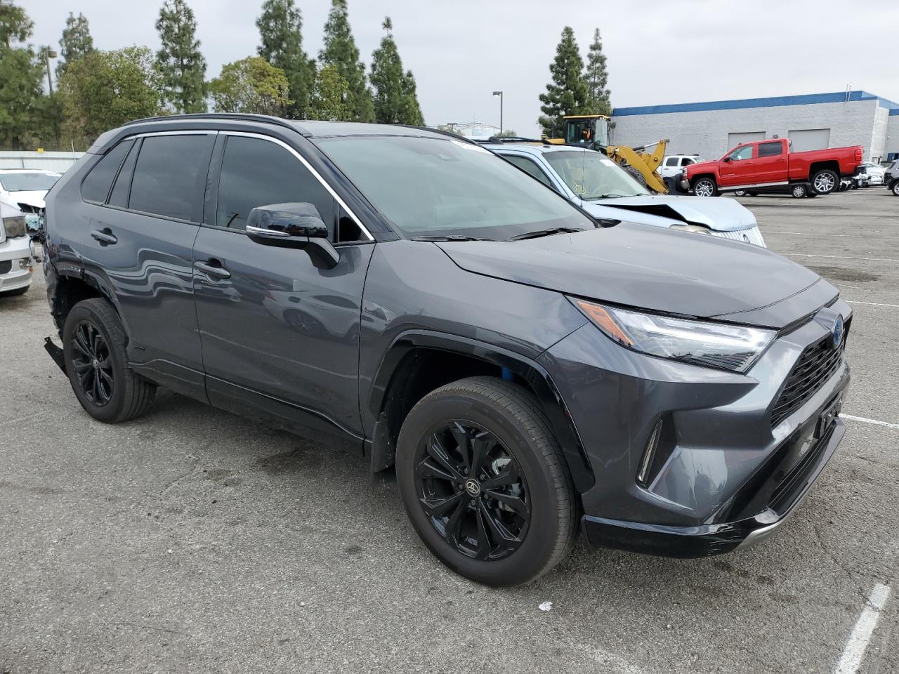 2024 Toyota RAV 4 - Image 4