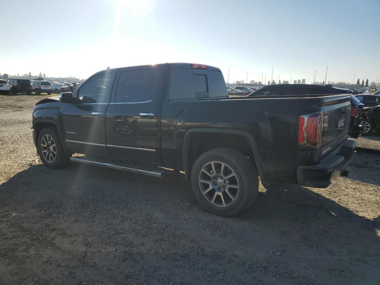 2016 GMC Sierra - Image 2